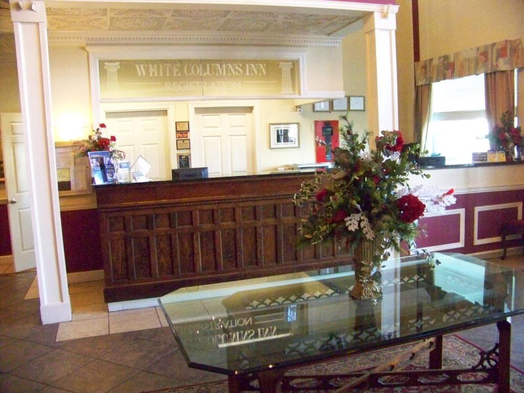 White Columns Inn 톰슨 외부 사진